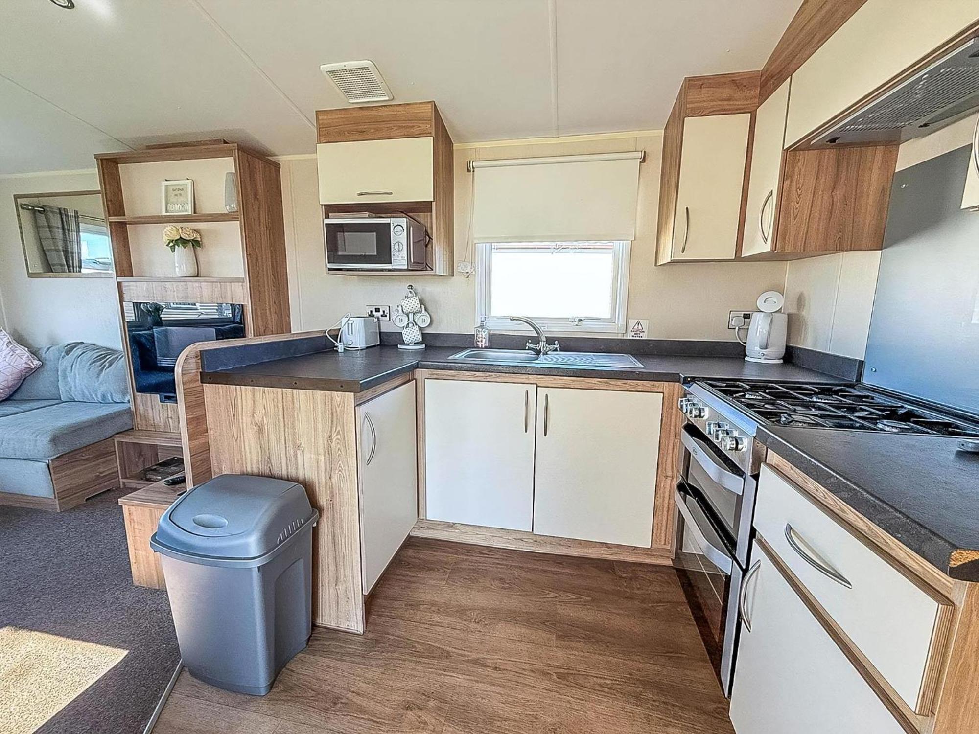 8 Berth Caravan For Hire At St Osyth Beach Ref 28047R Clacton-on-Sea Exterior foto