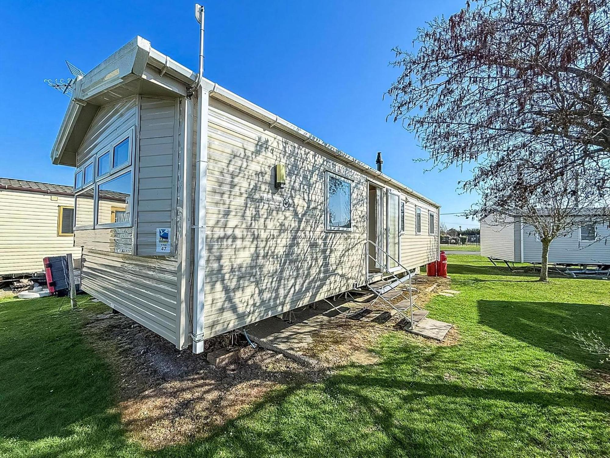8 Berth Caravan For Hire At St Osyth Beach Ref 28047R Clacton-on-Sea Exterior foto